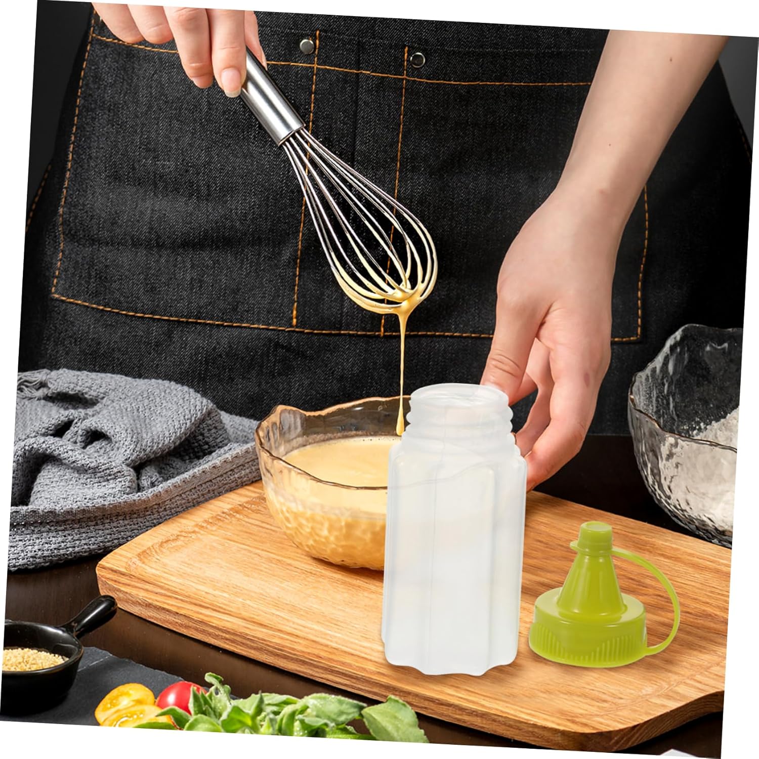 Villful 4-Pack Speedy Squeeze Bottles for Ketchup Salad Dressing More